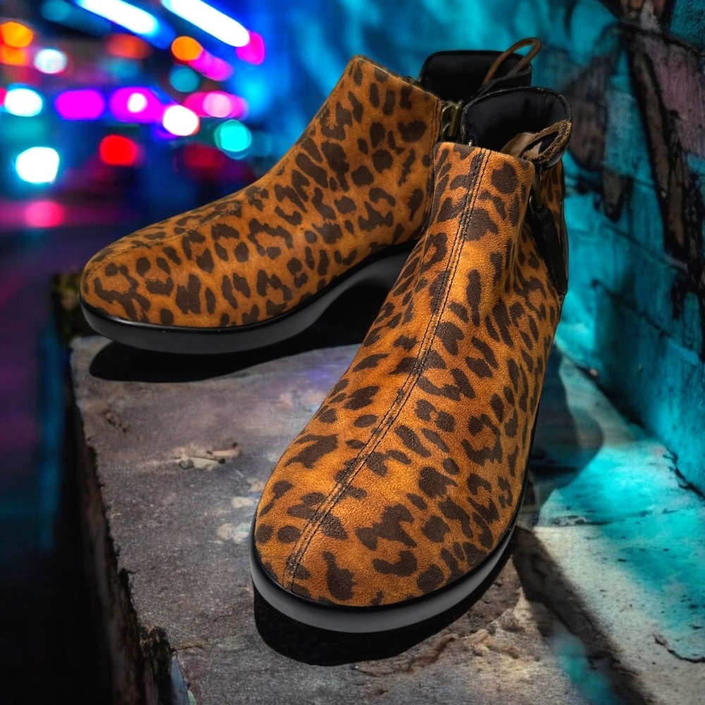 Alegria Sloan Ankle Boots Women 40‎ (9.5-10) Leopard Print Slip Resistant Zip